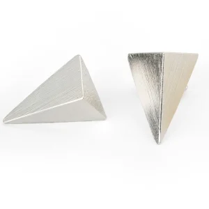 Piramide prateada